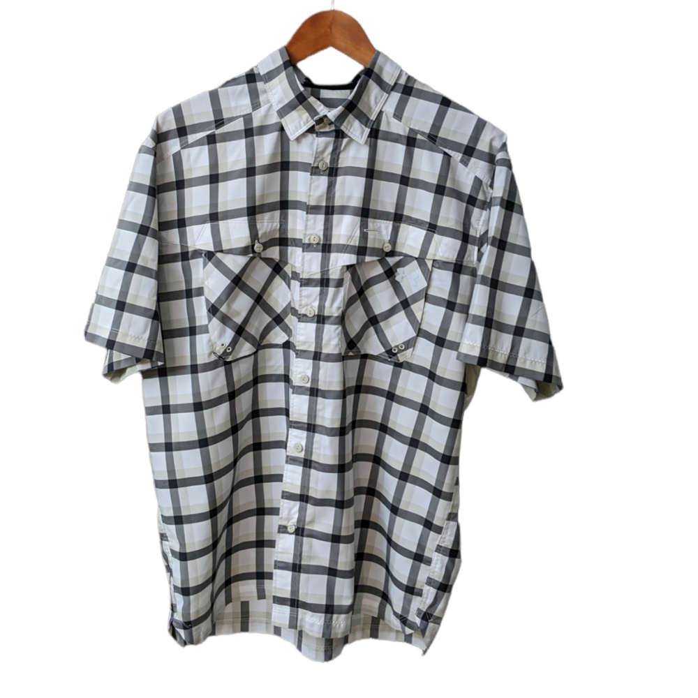 Under Armour Men’s Short-Sleeve Button-Down Plaid Shirt in White and Gray/Black